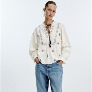 NWT Zara Embroidered Rustic Tie-Front Peasant Blouse In Ivory/Navy - M